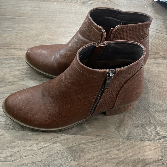 Taxi Bootie - Excellent Condition - Picture 2 of 2